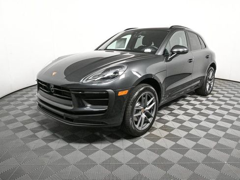 Certified 2026 Porsche Macan image 1