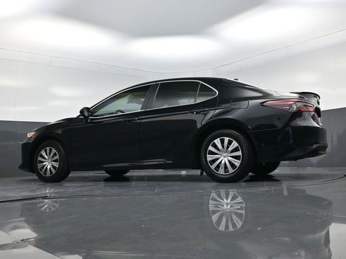 Used 2022 Toyota Camry LE image 18