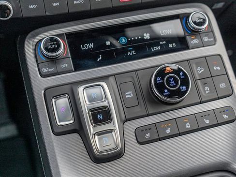 Used 2025 Hyundai Palisade Calligraphy image 30