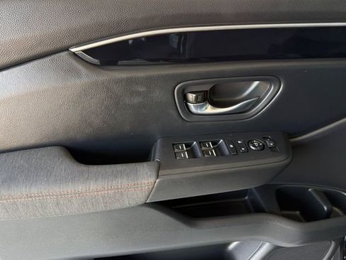 Certified 2025 Honda Pilot Sport image 11