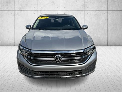Used 2023 Volkswagen Jetta SE w/ Panoramic Sunroof Package image 6