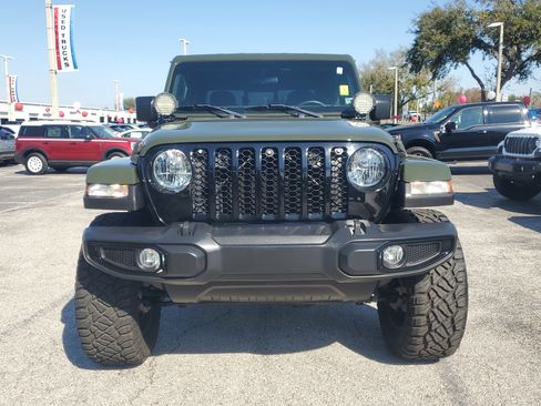 Used 2022 Jeep Gladiator Willys image 2