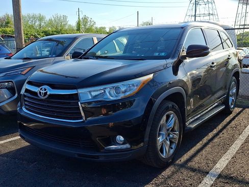 Used 2014 Toyota Highlander Limited AWD/4WD image 3