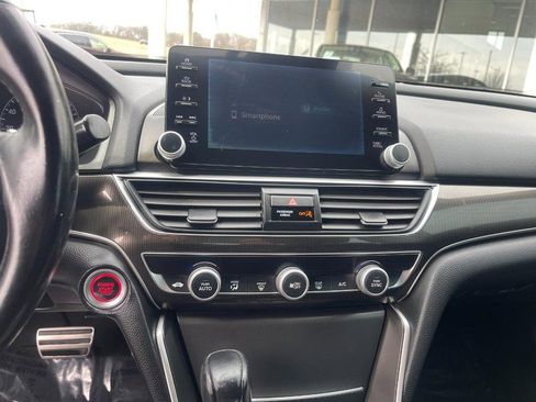 Used 2018 Honda Accord Sport image 13