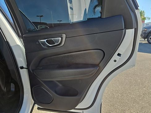 Used 2021 Volvo XC60 T5 Momentum w/ Premium Package image 31