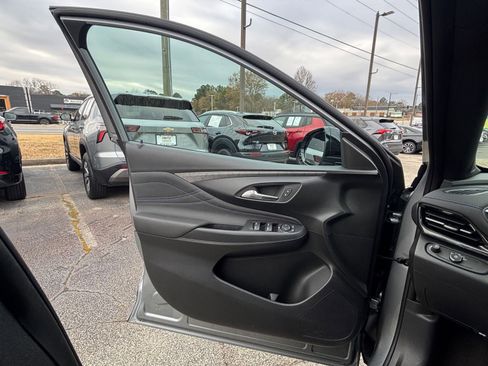 Used 2025 Buick Envista Sport Touring image 20