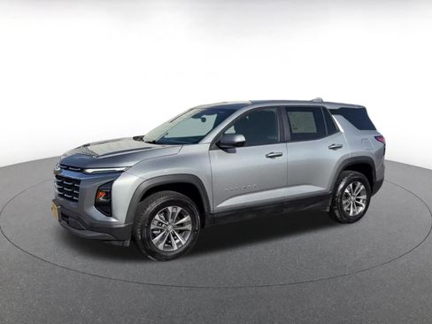 Used 2025 Chevrolet Equinox LT FWD image 8