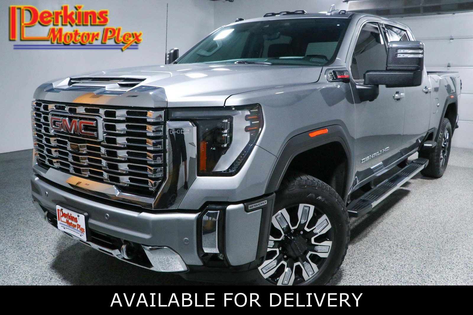 Used 2024 GMC Sierra 2500 Denali w/ Denali Reserve Package AWD/4WD image 1