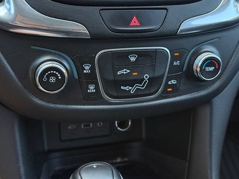 Used 2020 Chevrolet Equinox LT FWD image 18