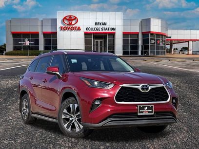 Used 2024 Toyota Highlander XLE
