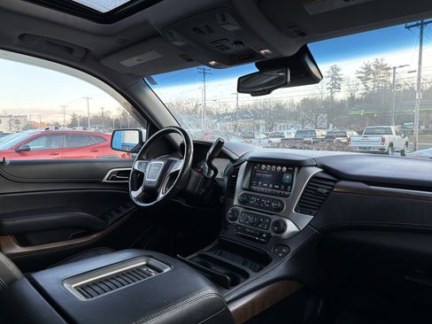 Used 2019 GMC Yukon Denali w/ Denali Ultimate Package image 16