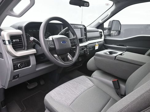 New 2026 Ford F250 XLT w/ FX4 Off-Road Package AWD/4WD image 19