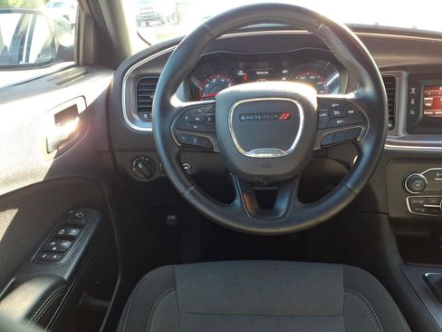 Used 2016 Dodge Charger SE w/ Power Sunroof Group image 5