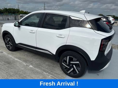 Used 2025 Nissan Kicks SV FWD image 14