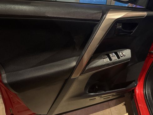 Used 2013 Toyota RAV4 XLE image 21