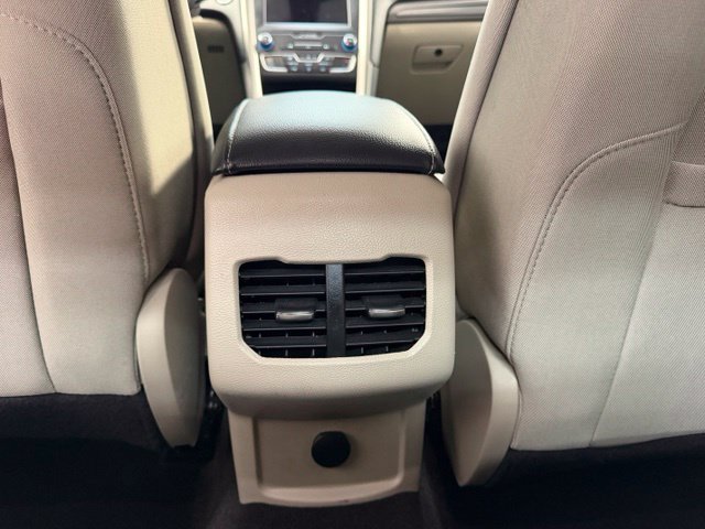 Used 2019 Ford Fusion SE FWD image 31