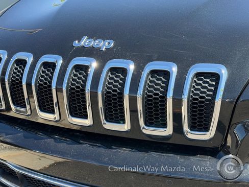 Used 2016 Jeep Cherokee Overland w/ Technology Group FWD image 10