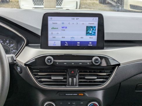 Used 2022 Ford Escape SE image 17