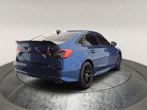 Used 2024 Honda Civic Sport image 2