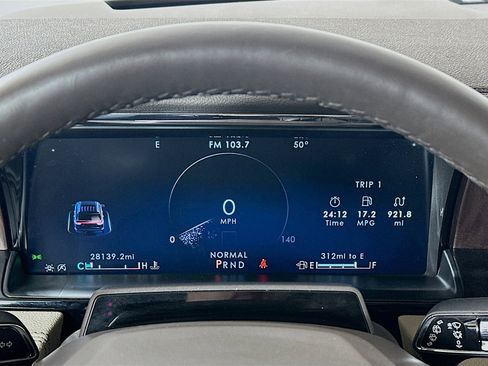 Used 2022 Lincoln Navigator Reserve image 12