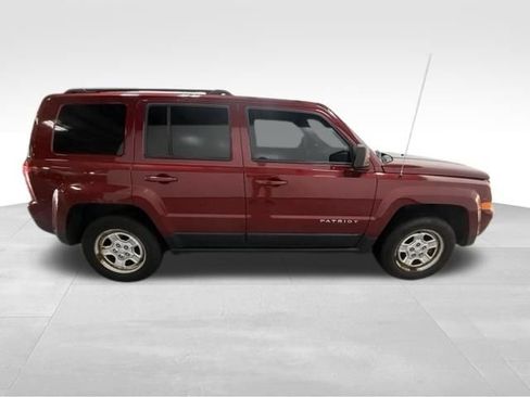 Used 2017 Jeep Patriot Sport w/ Power Value Group AWD/4WD image 6