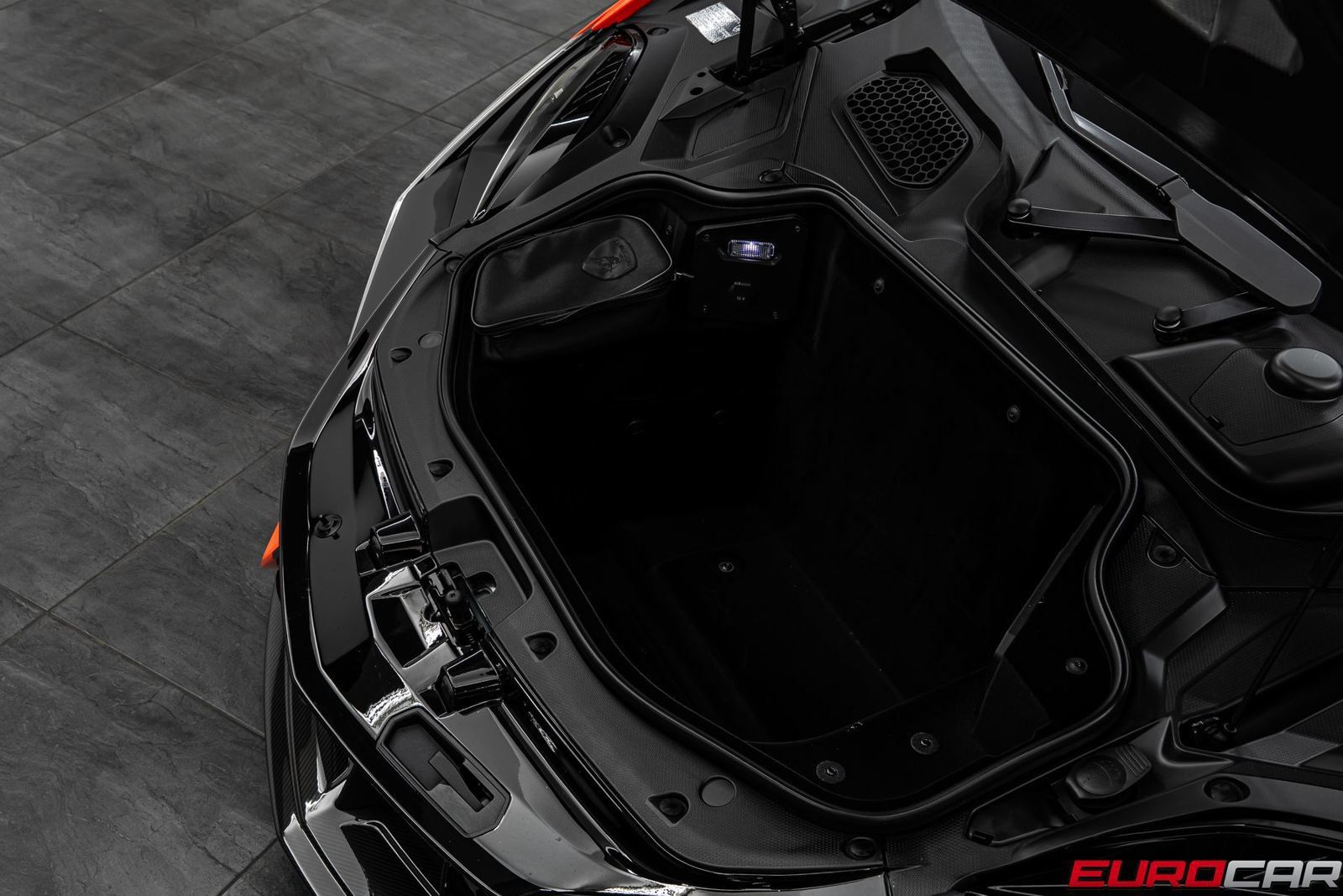 Used 2024 Lamborghini Revuelto AWD/4WD image 13