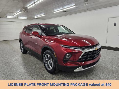 Used 2025 Chevrolet Blazer LT AWD/4WD image 3
