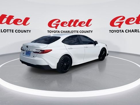 Used 2026 Toyota Camry SE image 8