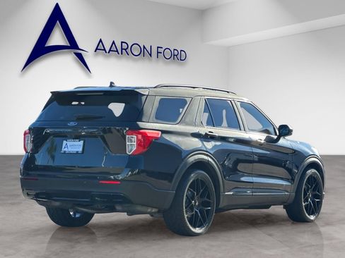 Used 2020 Ford Explorer XLT w/ Equipment Group 202A image 5