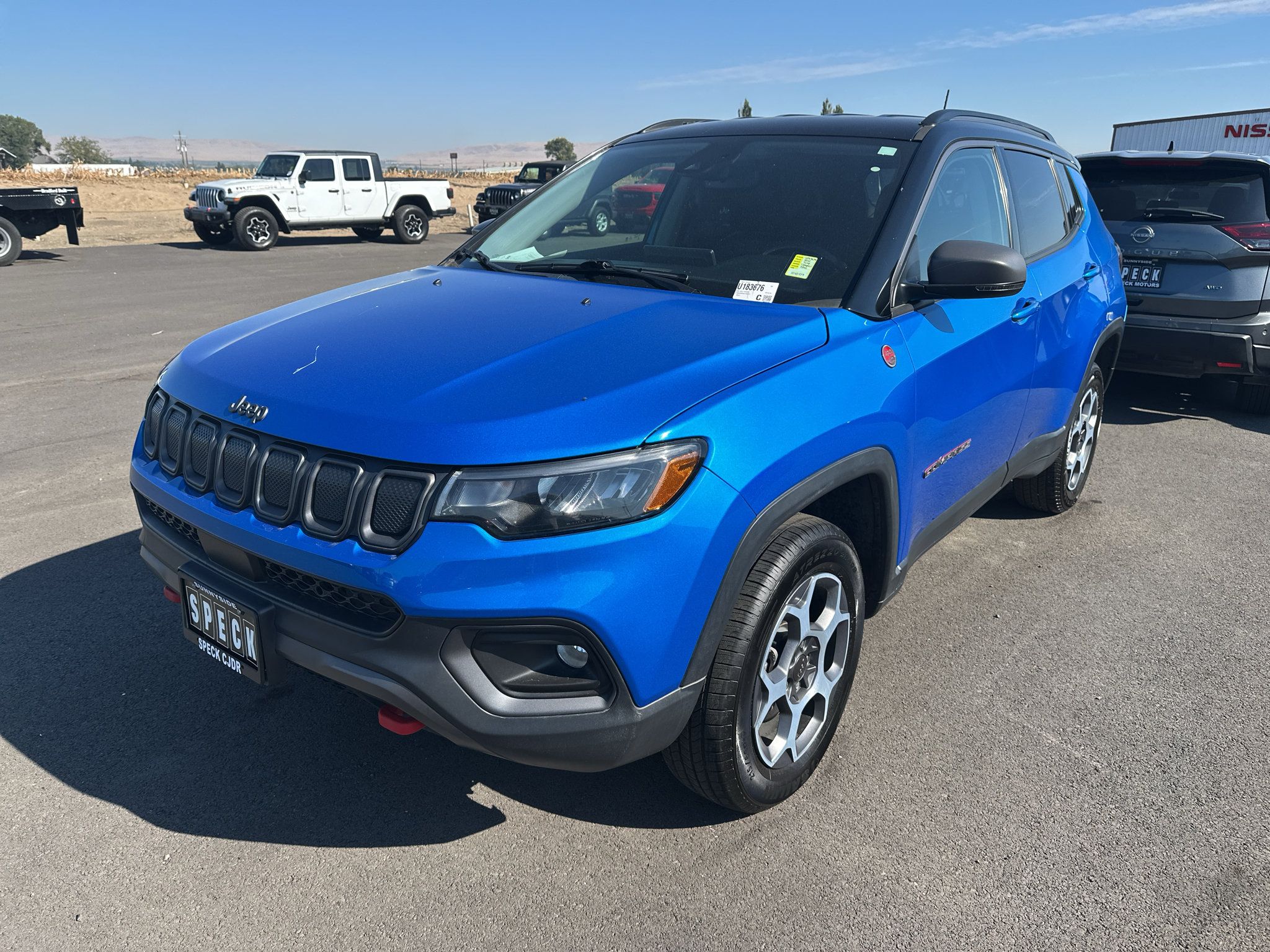 Used 2022 Jeep Compass Trailhawk w/ Trailhawk Convenience Group AWD/4WD image 1