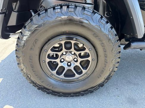 Used 2023 Jeep Wrangler Unlimited Rubicon w/ Xtreme 35 Tire Package AWD/4WD image 12