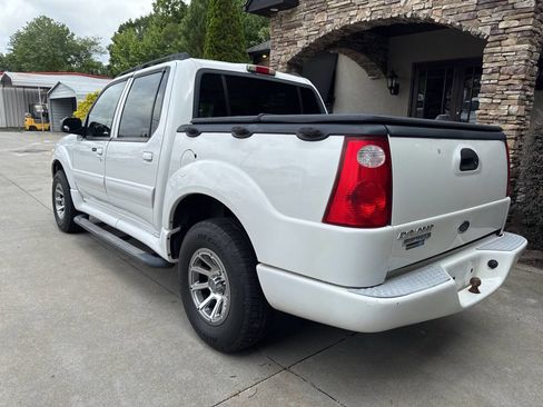 Used 2005 Ford Explorer Sport Trac XLT AWD/4WD image 3