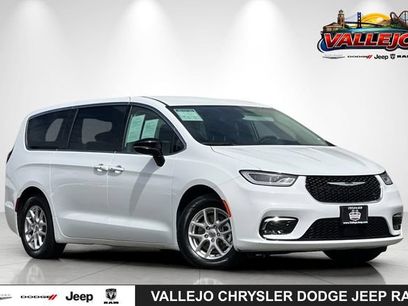 Used 2024 Chrysler Pacifica Touring-L