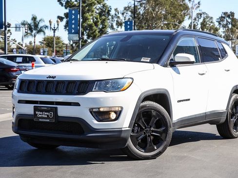 Used 2021 Jeep Compass Latitude image 1