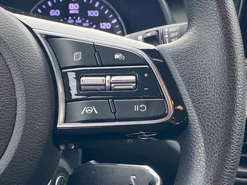 Used 2022 Kia Forte LXS image 9