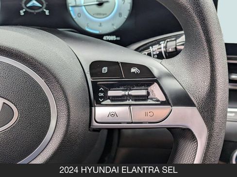 Used 2024 Hyundai Elantra SEL FWD image 18