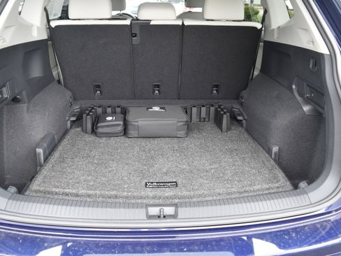 Used 2022 Volkswagen Tiguan SE AWD/4WD image 10