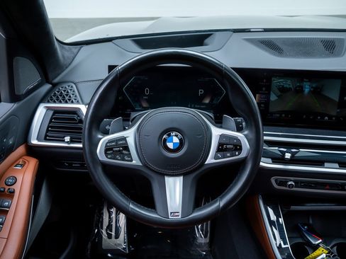 Used 2024 BMW X5 xDrive40i w/ M Sport Package AWD/4WD image 11