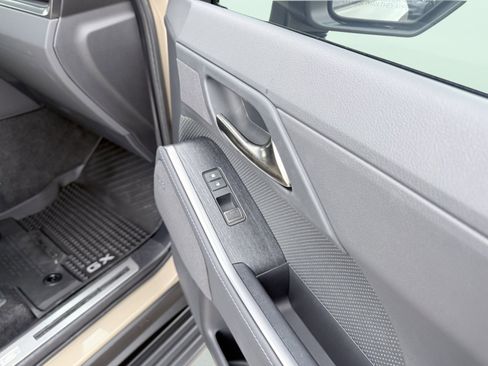 Used 2025 Lexus GX 550 image 55