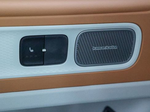 New 2025 Volkswagen ID. Buzz 1st Edition image 27