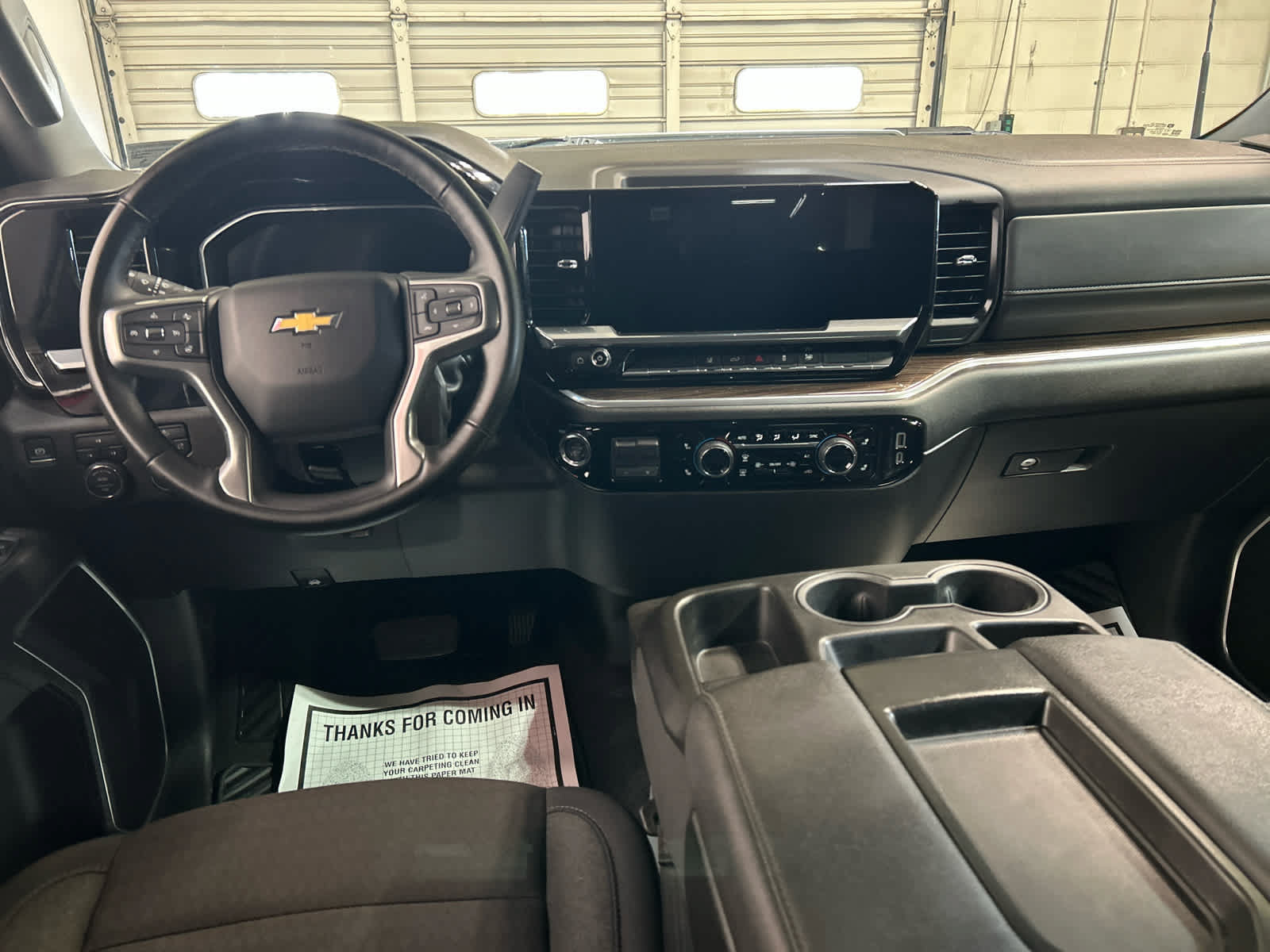 Used 2025 Chevrolet Silverado 2500 LT w/ Convenience Package AWD/4WD image 4