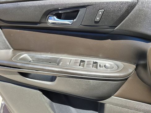 Used 2017 Chevrolet Traverse LT w/ Style and Technology Package image 27