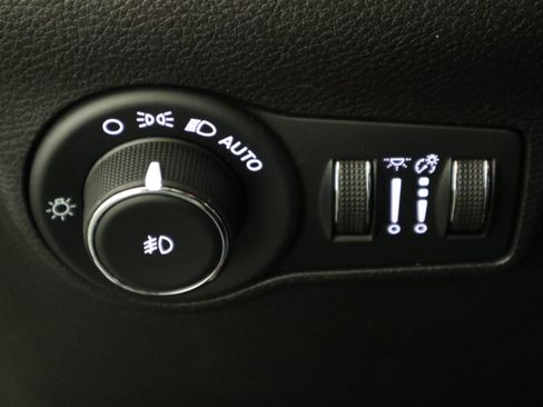 Used 2023 Jeep Compass Trailhawk AWD/4WD image 33
