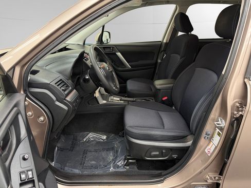 Used 2015 Subaru Forester 2.5i Premium w/ All-Weather Package AWD/4WD image 9