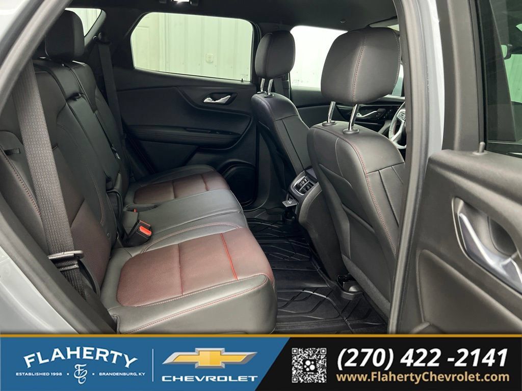 Used 2025 Chevrolet Blazer RS w/ Enhanced Convenience Package FWD image 13