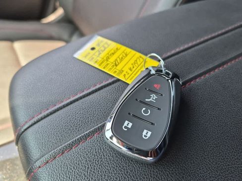 Used 2023 Chevrolet Blazer RS FWD image 36