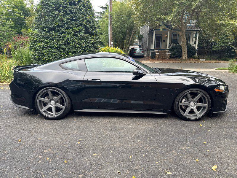 Used 2019 Ford Mustang Premium RWD image 6