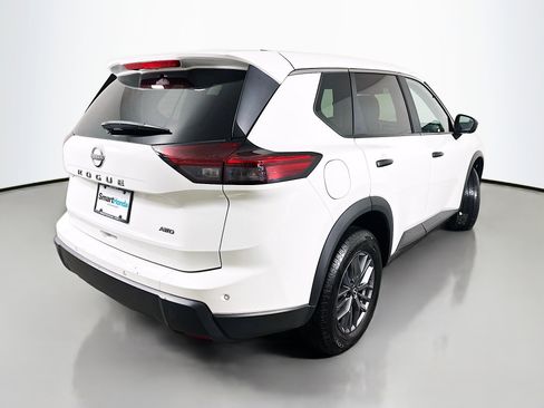 Used 2024 Nissan Rogue S image 7