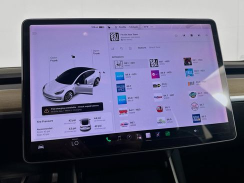 Used 2020 Tesla Model 3 Standard Range Plus RWD image 19