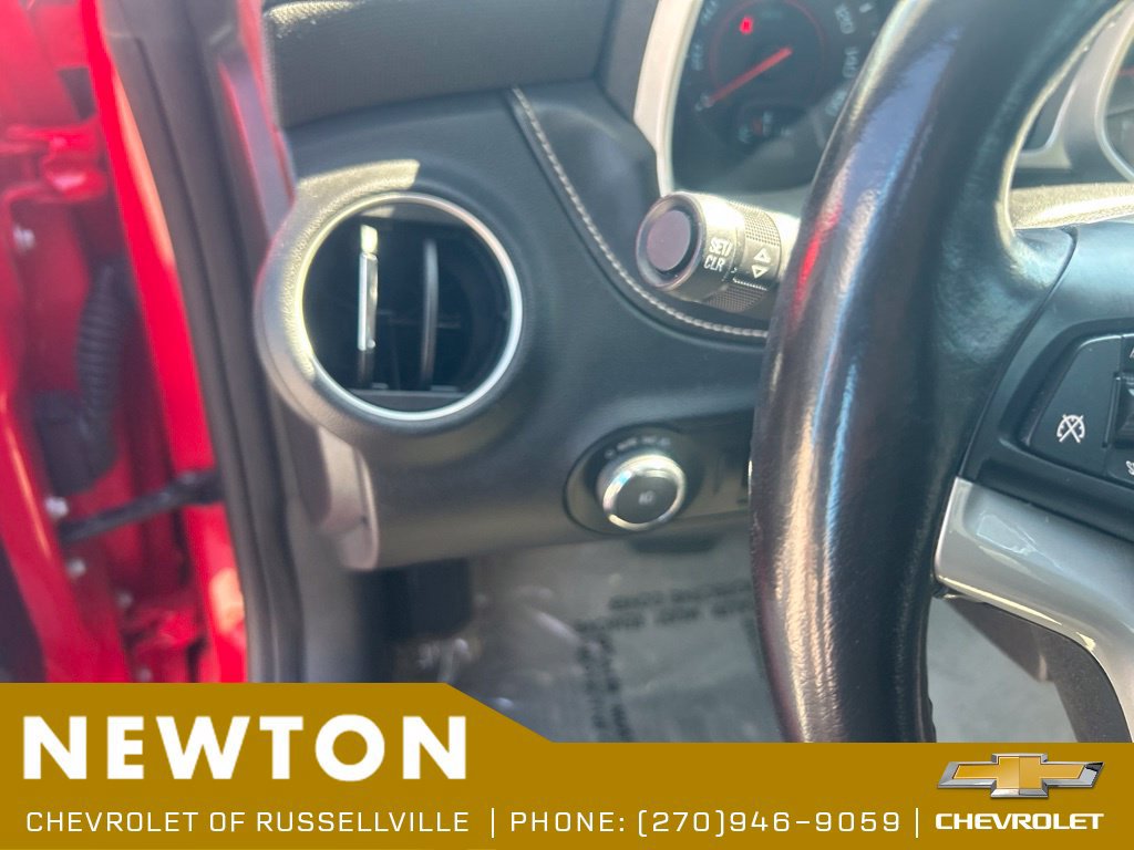 Used 2015 Chevrolet Camaro LT RWD image 7